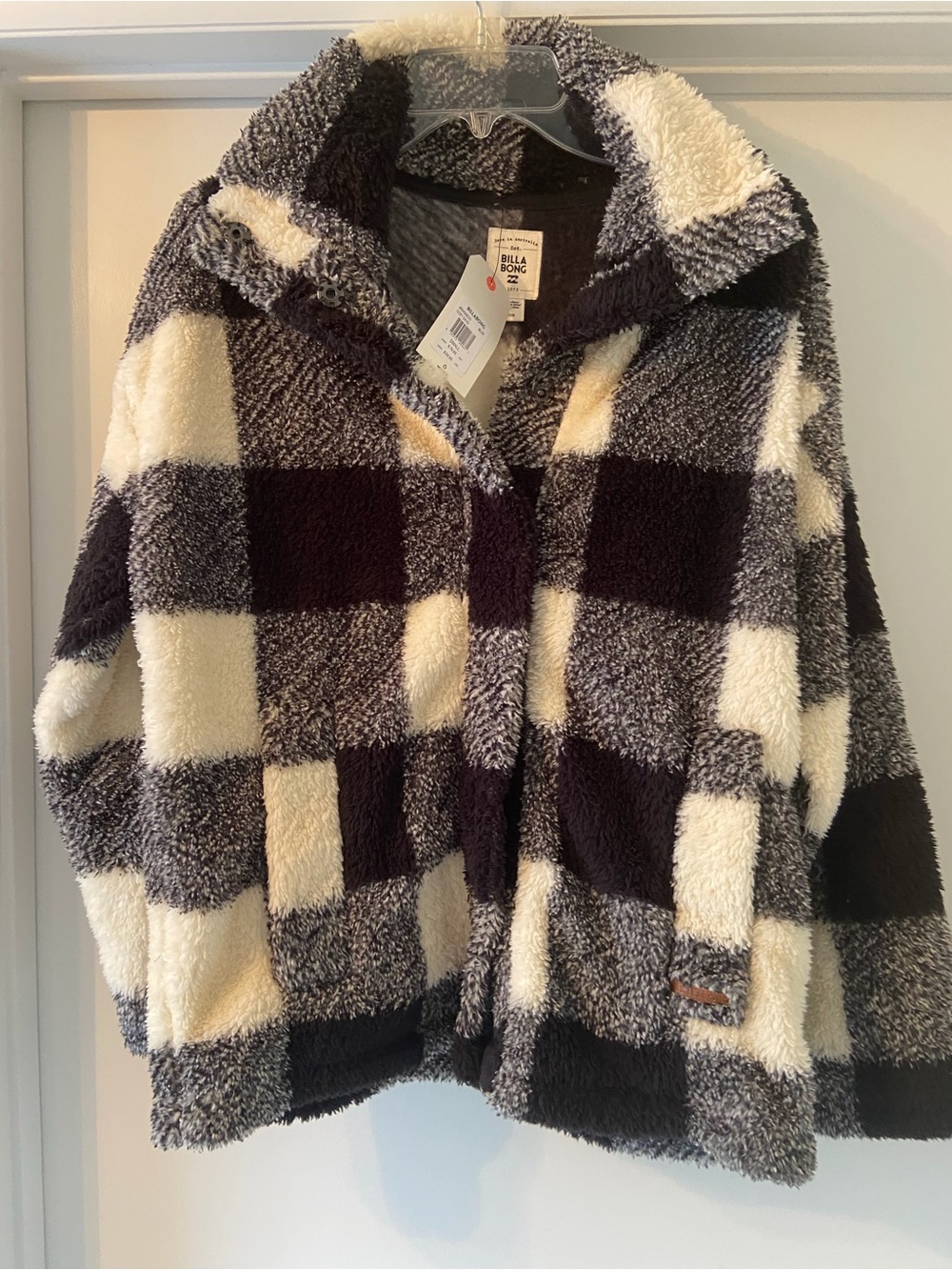 Billabong Black, White & Gray Plush Checkered Jacket